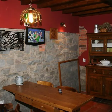 Apartamentos El Regueirin 1 * Cudillero
